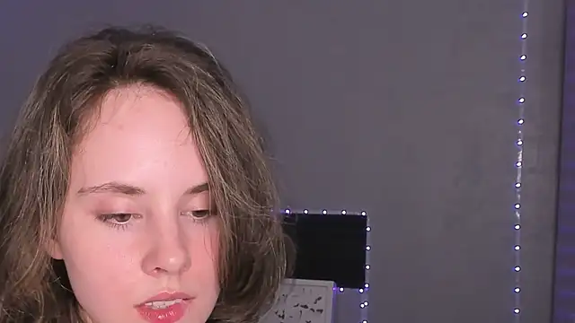 CrystaLeah 即時 XXX 聊天