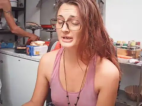 hornyhippies0080's Live XXX Chat