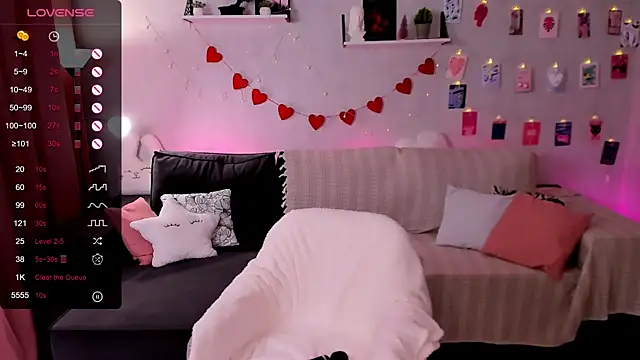 velvet_cherry_ Adlı Modelin Canlı XXX Sohbeti