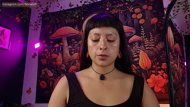 Chat XXX en directo de 6Briela9_