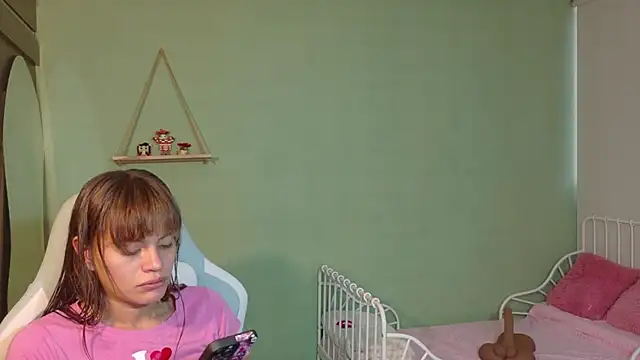 Emerald_Sparkles_ Adlı Modelin Canlı XXX Sohbeti