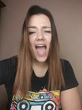 دردشة KrissSexi الجنسية المباشرة