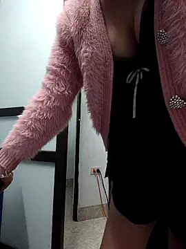 Chatroom XXX en direct de Haralushiaaa