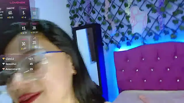 Sophie-Hot- Live XXX-Chat