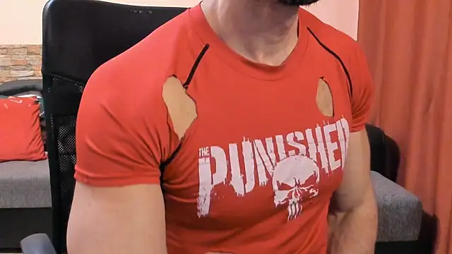 HotHunkTrainer: διαδικτυακό σόου στην κάμερα