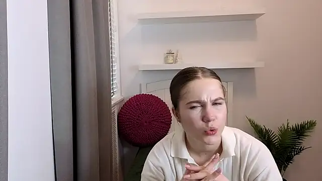 Just_L0VE_me live XXX chat