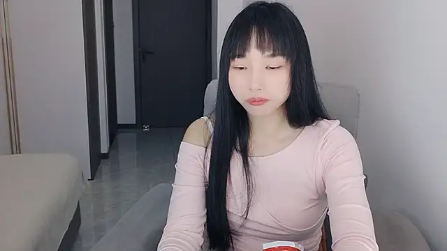 Lisa-3333's Live XXX Chat