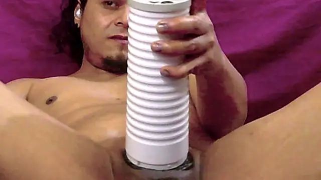 chino_roz Show in webcam