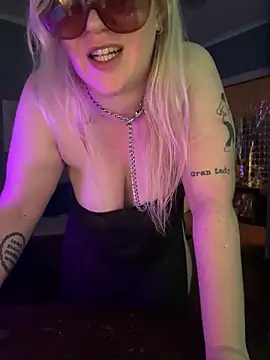 Chatroom XXX en direct de Granlady7