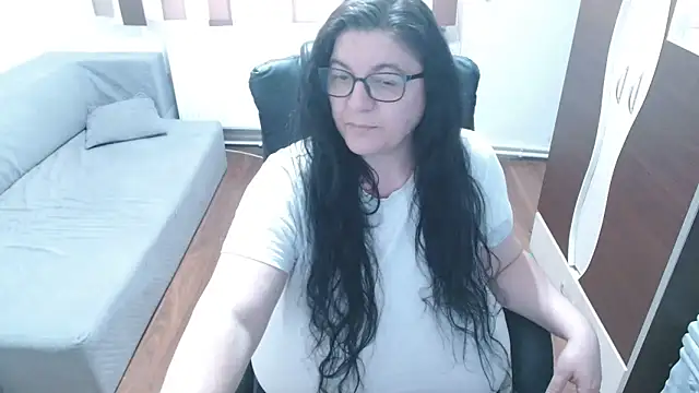 mayabbw50tits Adlı Modelin Canlı XXX Sohbeti