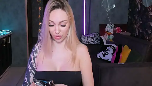 دردشة Blckmirrorr الجنسية المباشرة