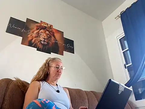 MILEIDE980: онлайн-секс-чат