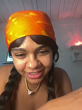 sarmidai élő XXX-chatje