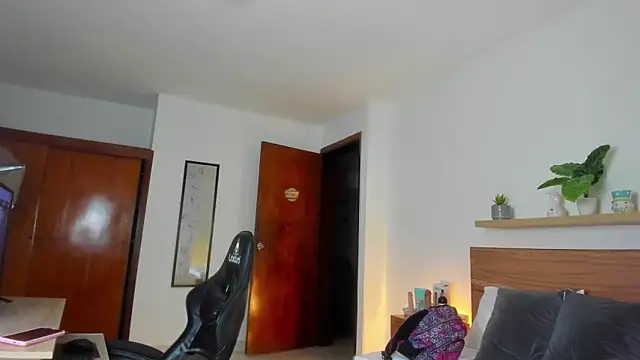 Chatroom XXX en direct de valeryn__rosse