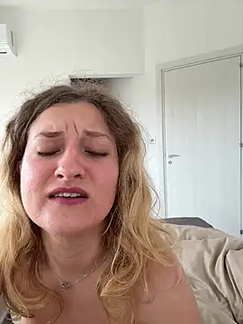 MileySummern Live XXX chat