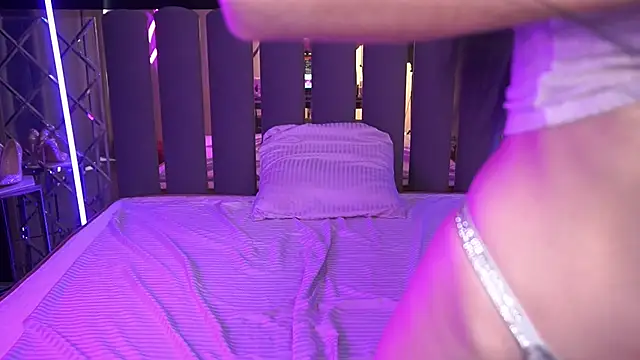 Snow_WhiteeeX's Live XXX Chat