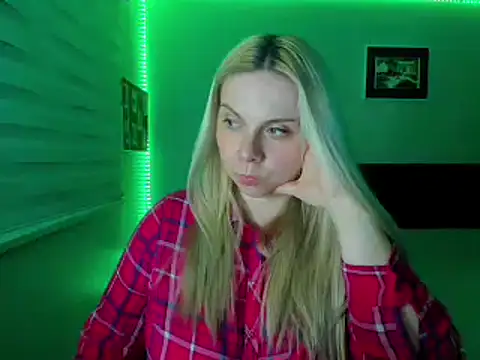 callme_iva Show in webcam