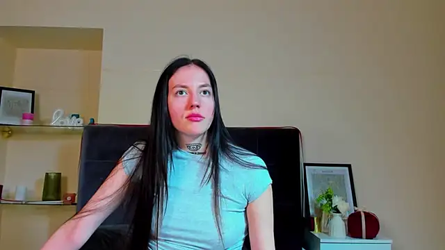 Chat +18 de AdrianaCult ao vivo