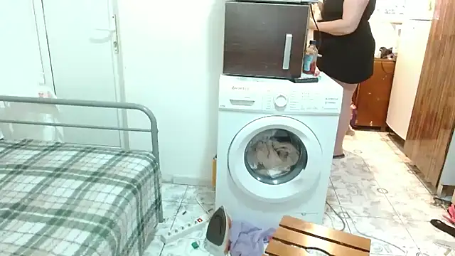 Chat XXX en directo de RidemerafSuzana