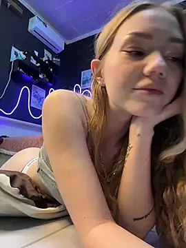 XXX chat uživo modela MilaMoone