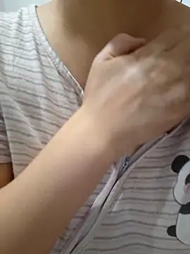 Emi_hot1 Chat XXX live