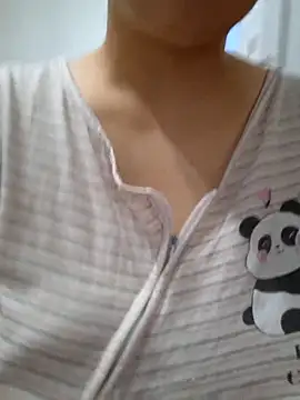 Emi_hot1 Chat XXX in diretta