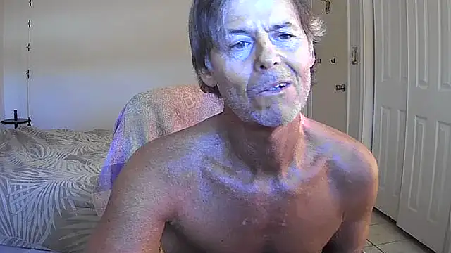 nakeedcowboi65's Webcam Show