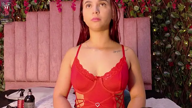 MiaJanss Chat XXX in diretta