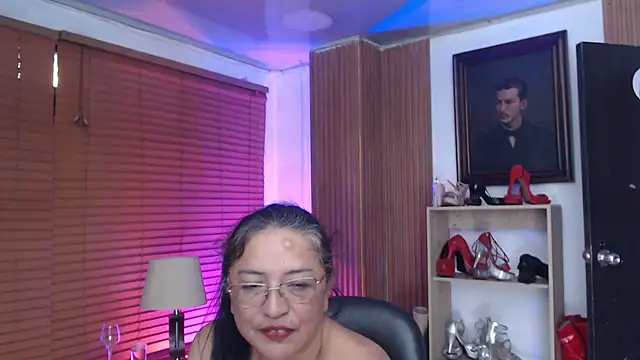 paola_xm's Live XXX Chat