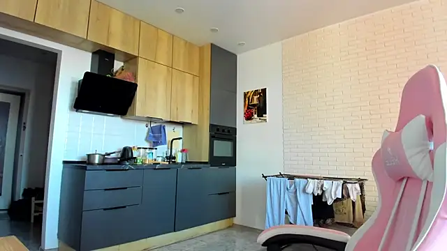 _Alice_Kitty: διαδικτυακό σόου στην κάμερα