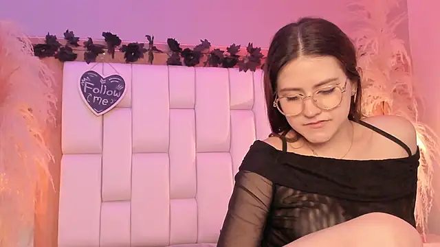 Daphne_And_Roger Show Webcam