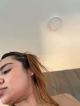 valeria2019hot: онлайн-секс-чат