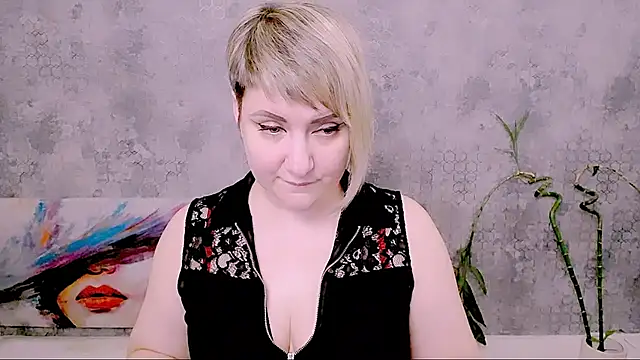 Djullia Live XXX-chat