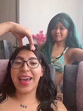 _QaraH's Live XXX Chat