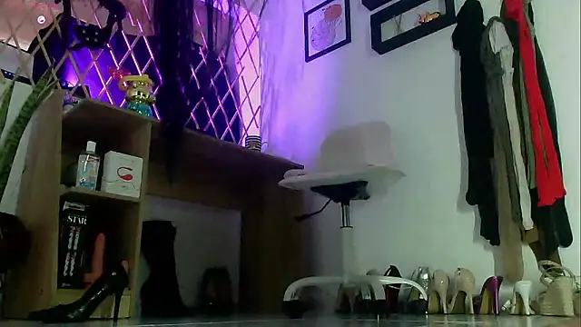 myla_sarah's Live XXX Chat