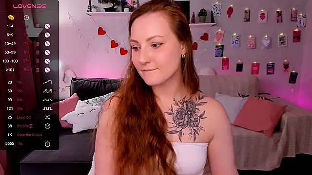 XXX chat uživo modela velvet_cherry_