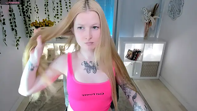 Laly_Peach 现场XXX聊天