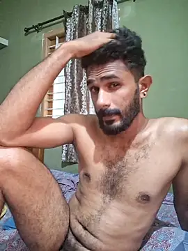 MALLUboy-04: διαδικτυακό σόου στην κάμερα