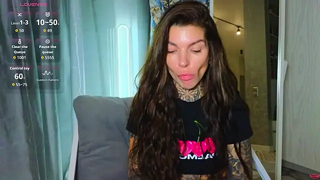 tattooedBabyy 即時 XXX 聊天