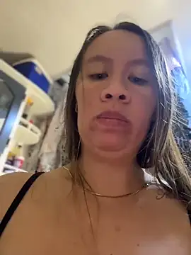 Emiily_lee élő XXX-chatje