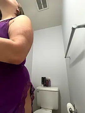 IvanaPlenty live XXX chat