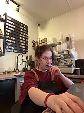 cinnabon_'s Live XXX Chat