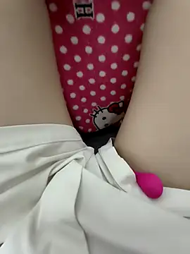 Lili_2love's Webcam Show