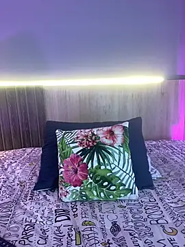 Chat +18 de Atenea_Clerk ao vivo