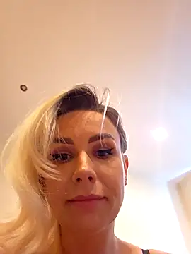 AureliaDouxn Live XXX chat