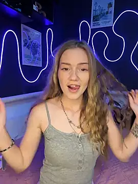 MilaMoone Adlı Modelin Canlı XXX Sohbeti