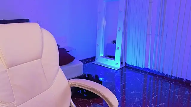 _sharlotte777 Adlı Modelin Canlı XXX Sohbeti