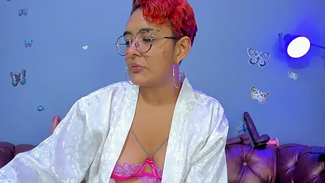 Kaira_mosse Chat XXX in diretta