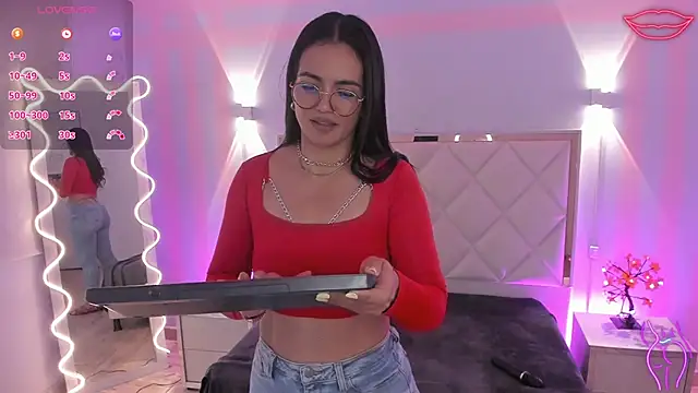 Rosalind_tay's Live XXX Chat