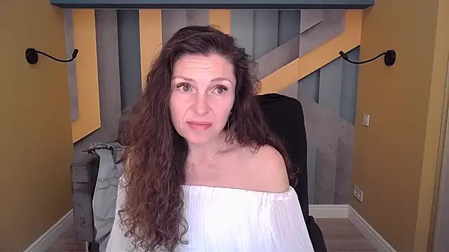 دردشة EllaLong الجنسية المباشرة